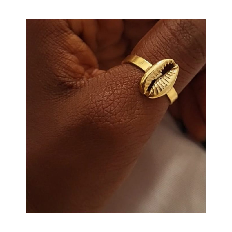 Small cowrie ring (adjustable) Small cowrie ring (adjustable)