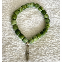 Green bracelet in pearl